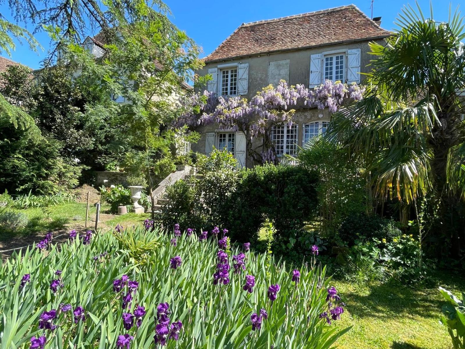 Jardin Des Remparts Bed & Breakfast Orthez Exterior foto