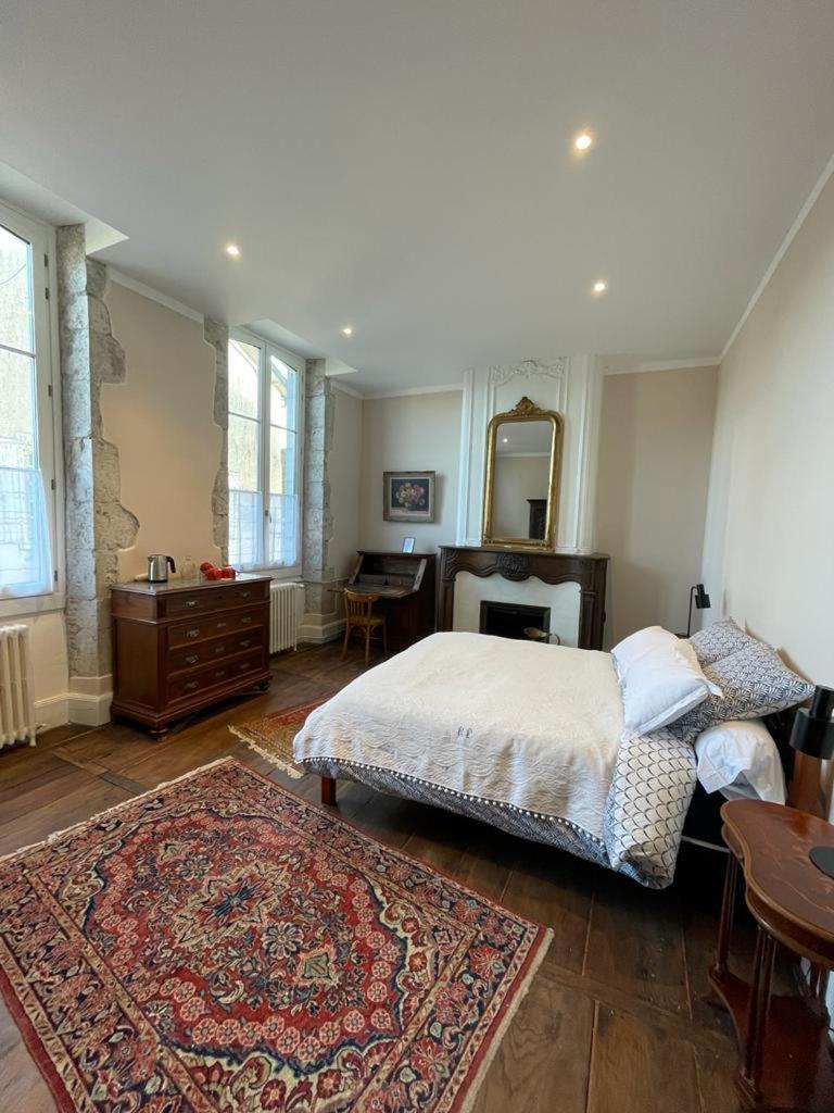 Jardin Des Remparts Bed & Breakfast Orthez Exterior foto