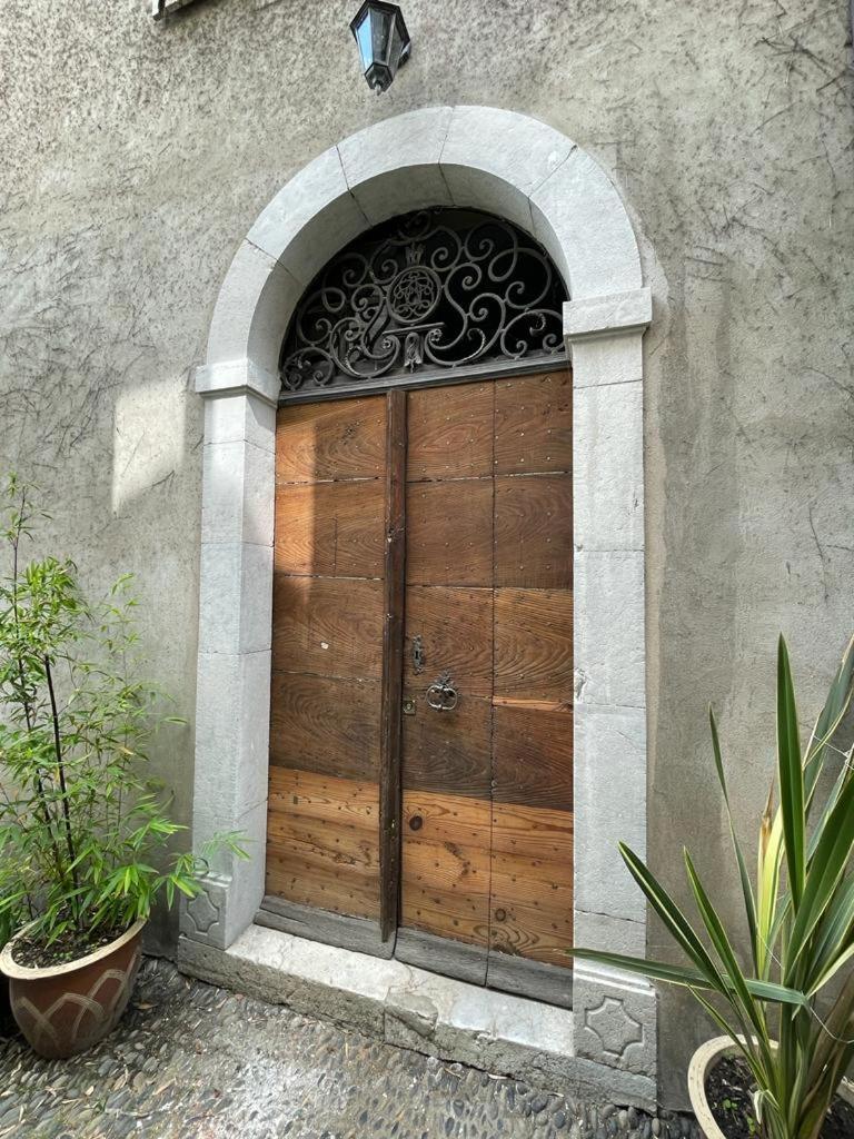 Jardin Des Remparts Bed & Breakfast Orthez Exterior foto